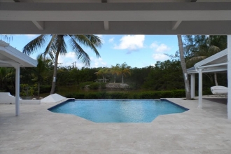 London Beach Villa In Terres Basses For Rent