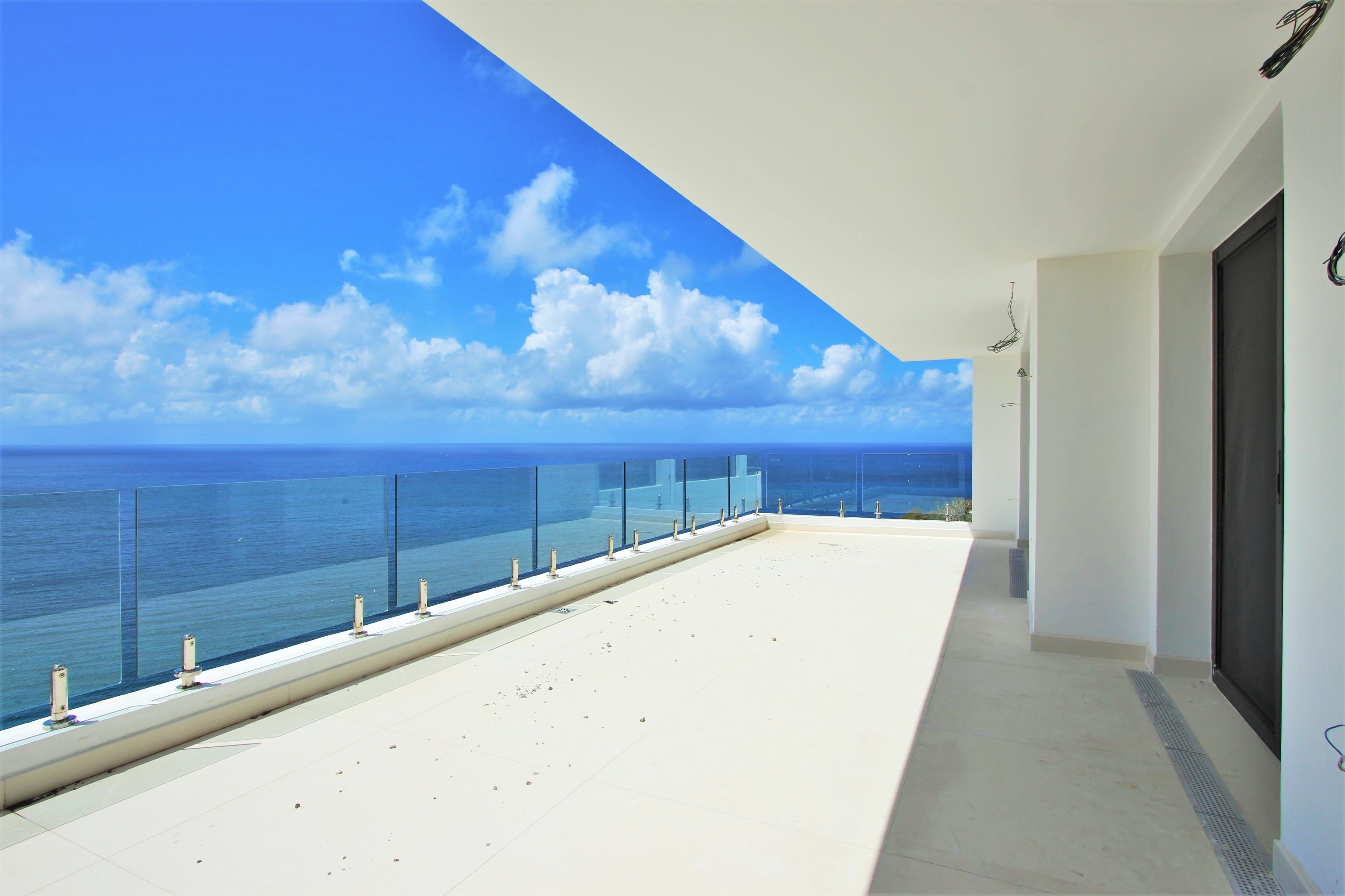 Cay Hill – Casa Indigo