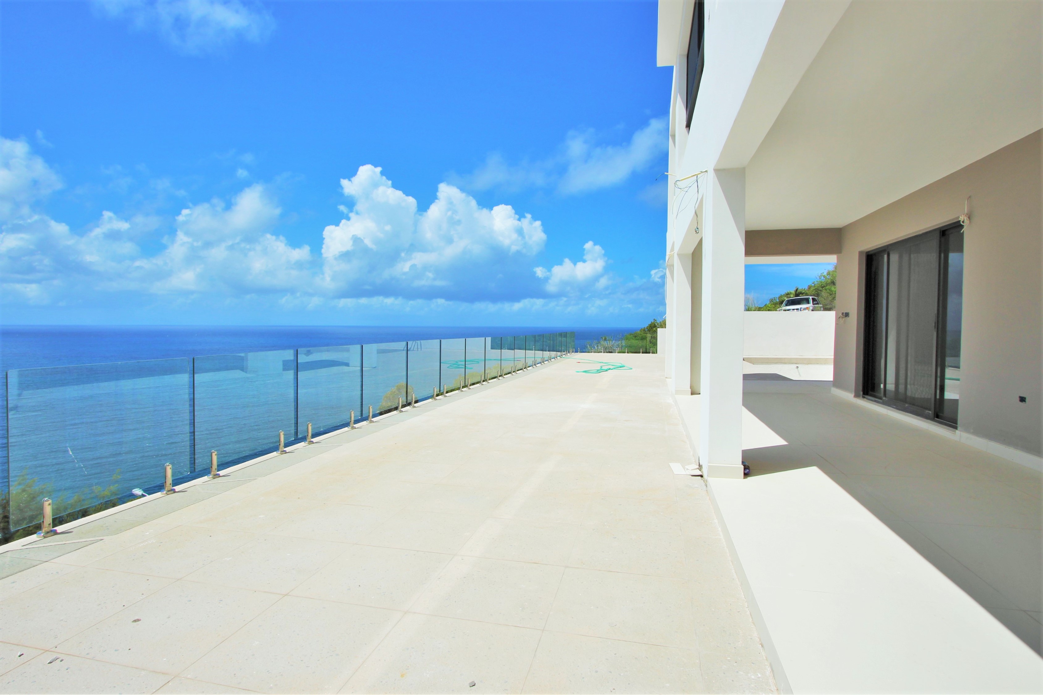 Cay Hill – Casa Indigo