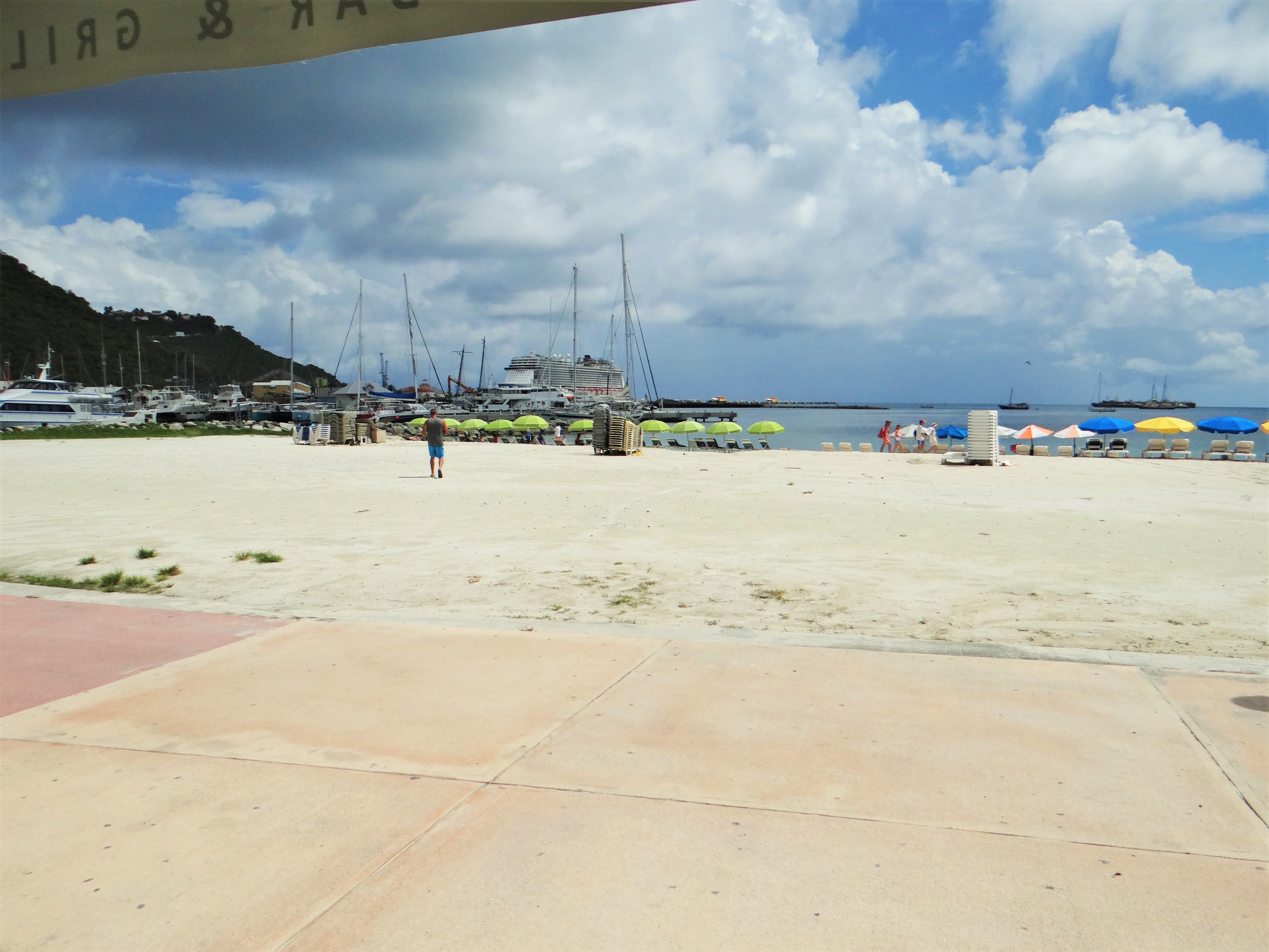Lazy Lizard Beach Bar ST. MAARTEN REAL ESTATE