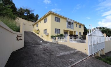 Saunders Hillside Spacious Villa