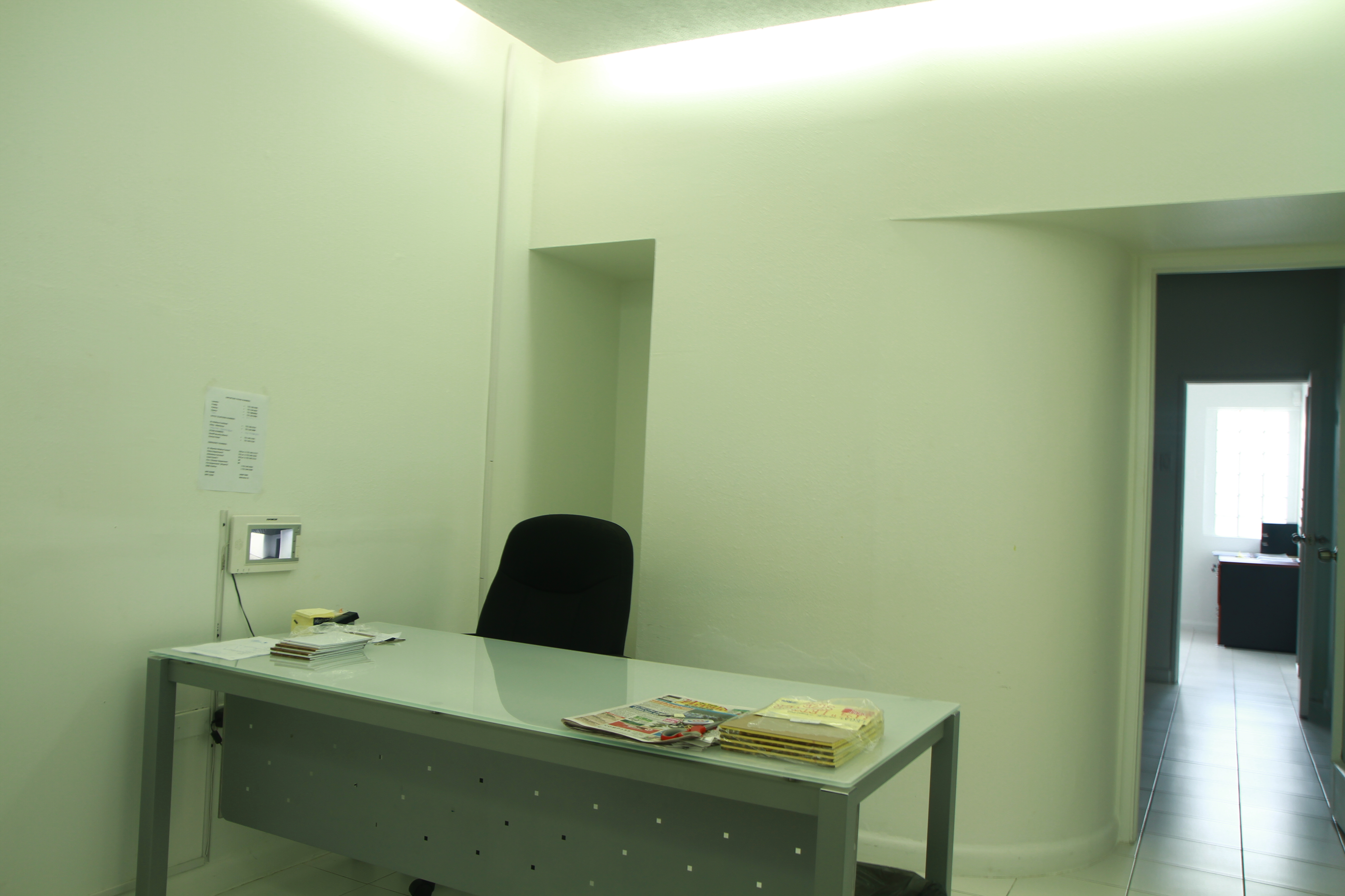 4 Room Commercial Space For Rent in Philipsburg