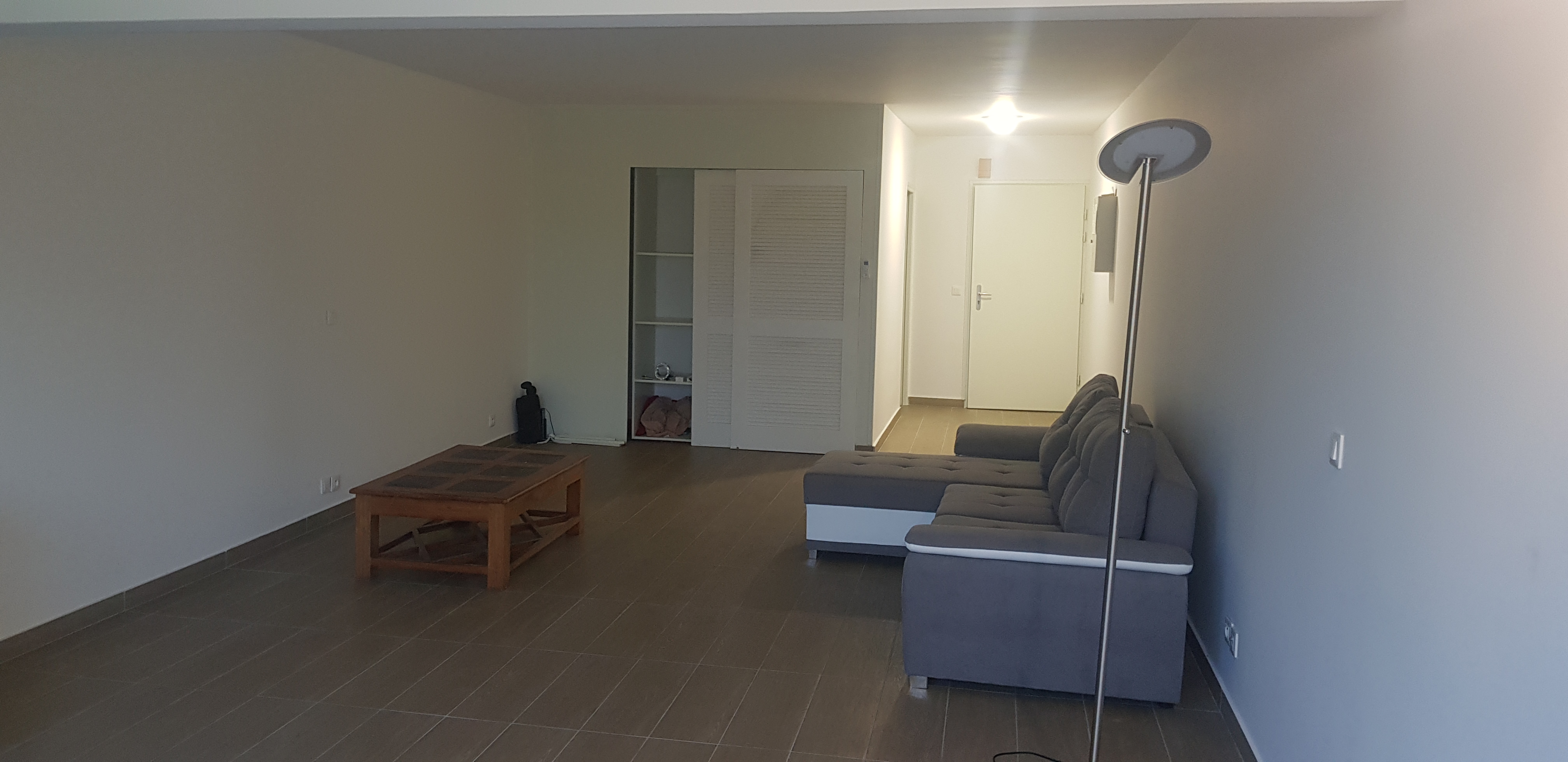 Flamboyant Hibiscus Modern Studio For Rent in Nettle Bay