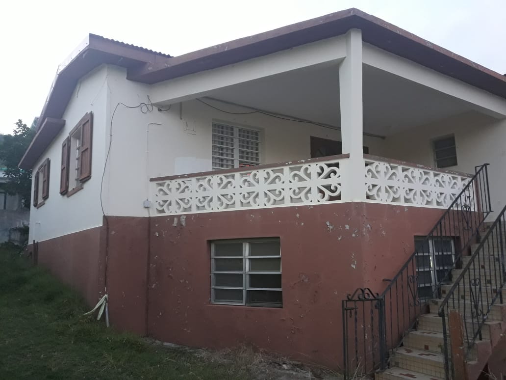 Fixer-Upper Passion House  in Retreat Estate