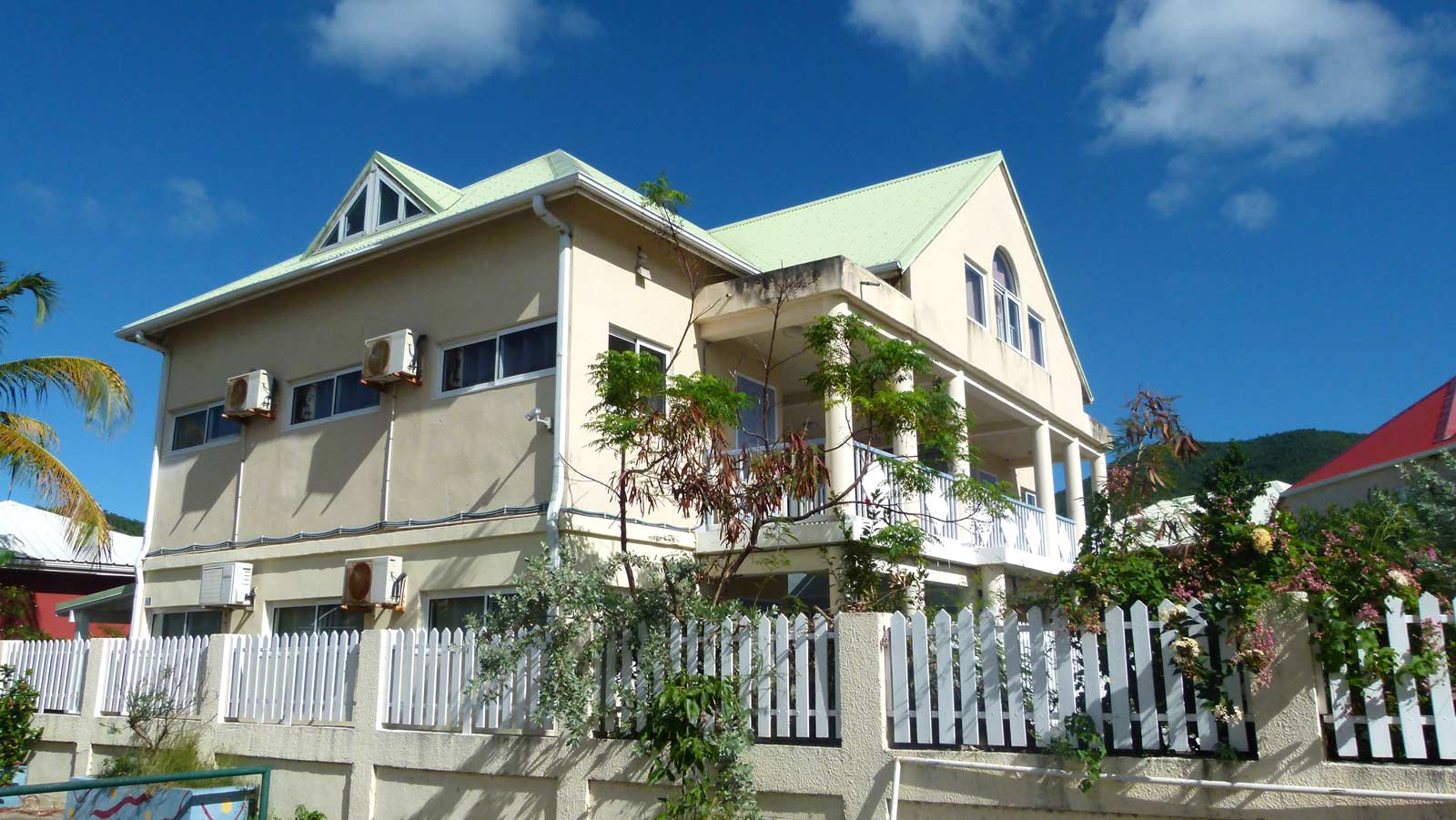 St Martin – Commercial Property