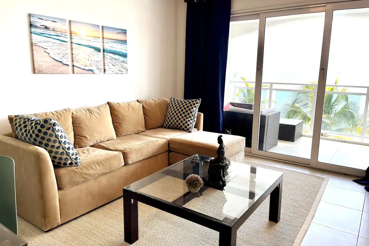 Luxe Tropical Getaway in Spacious For Rent
