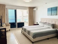 Luxe Tropical Getaway in Spacious For Rent