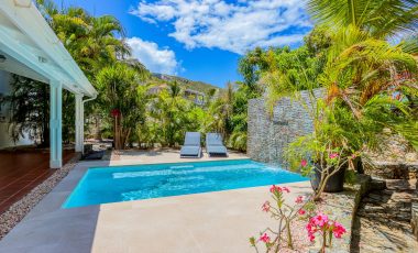5 Bedroom Dawn Beach Villa With Cottage For Sale