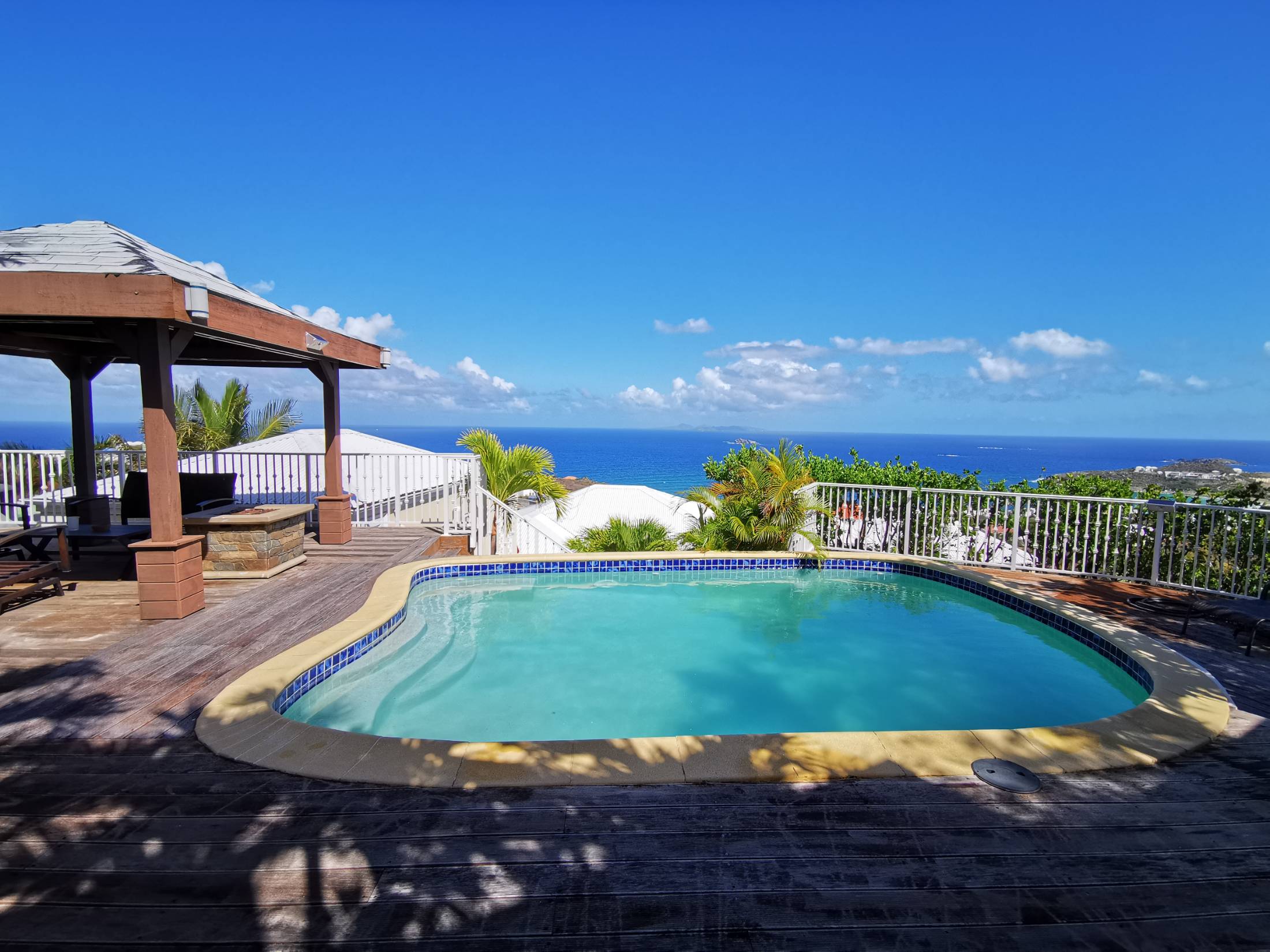 Dawn Beach 2 Bedroom Modern Apartment For Rent