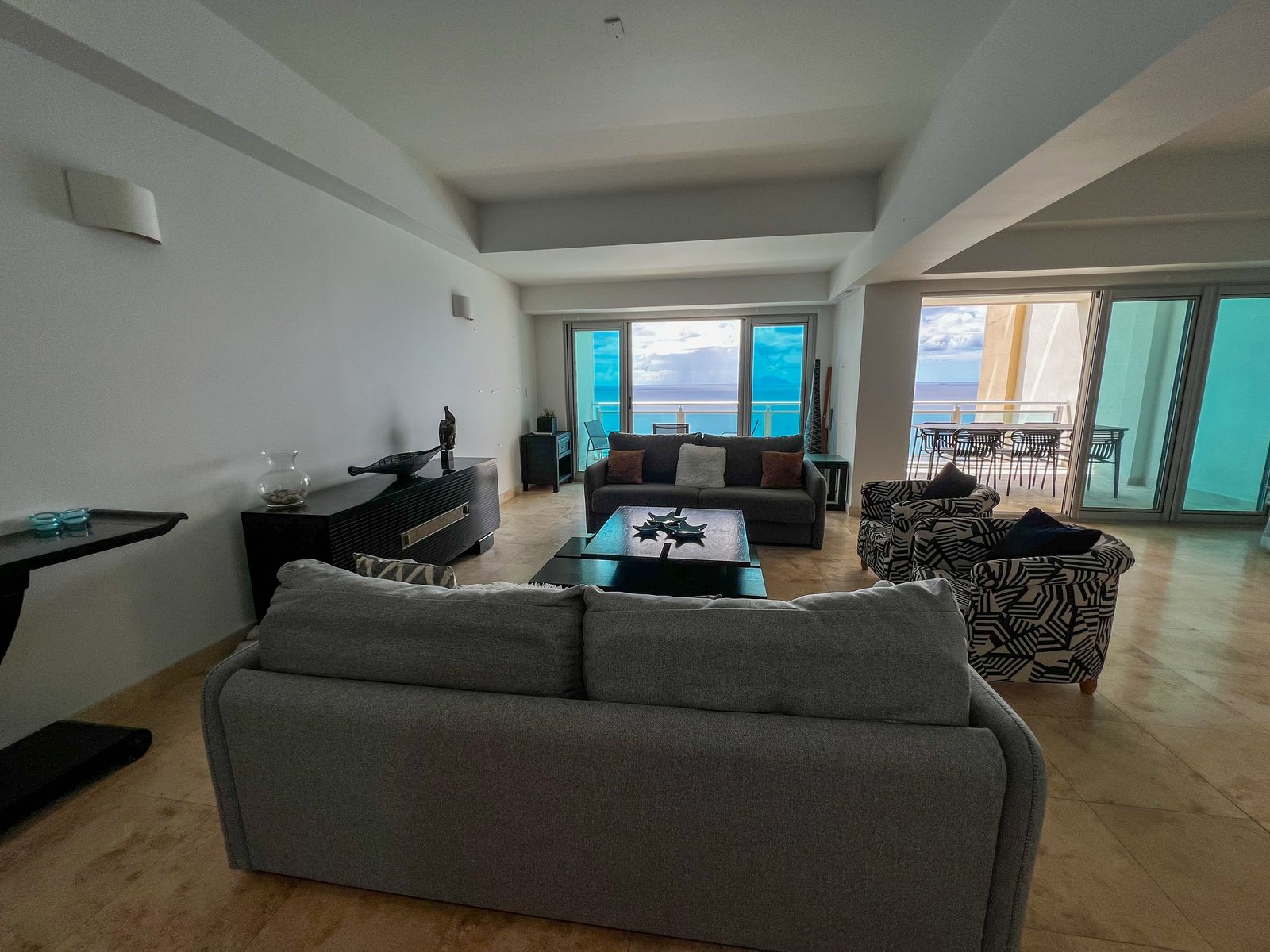 Cliff One Bedroom Oceanfront for Sale