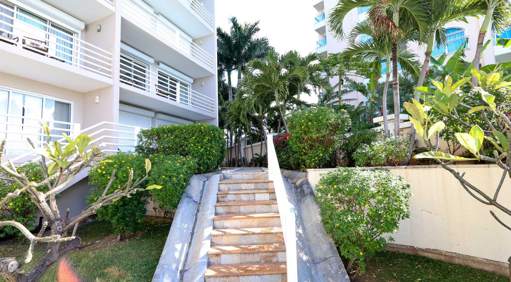 Rainbow Beach Club Three Bedroom Oceanfront Condo For Sale