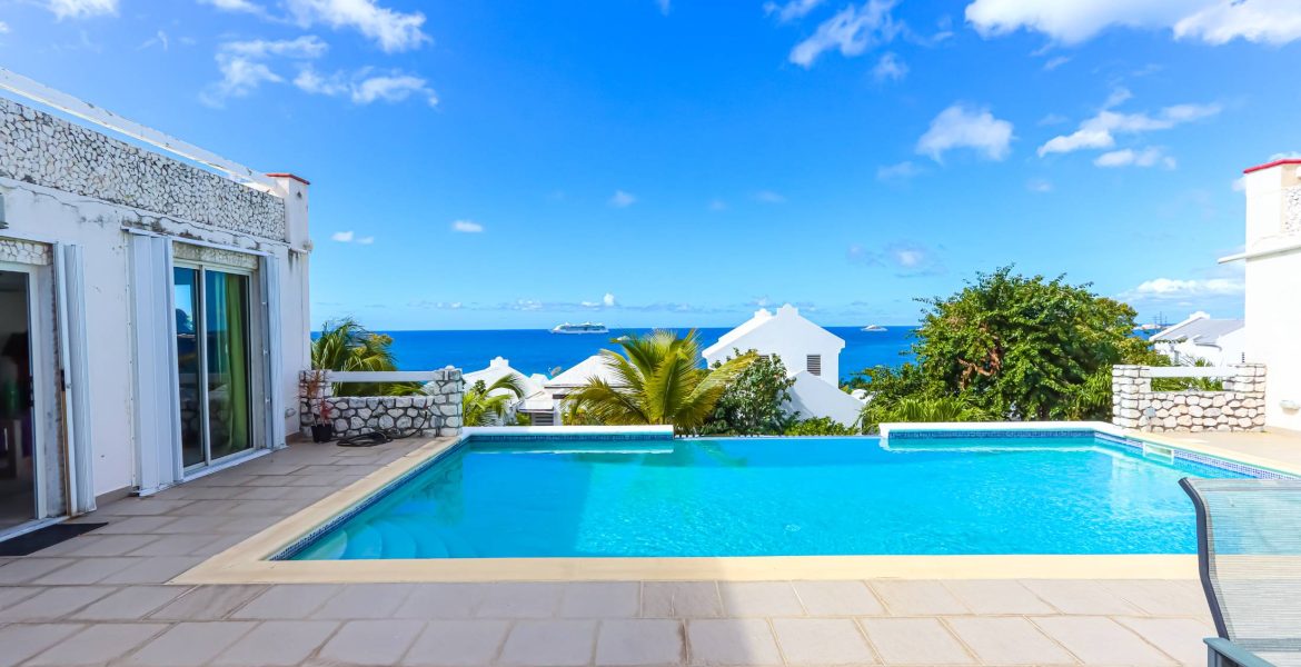  Incredible ocean views with infinity pool 