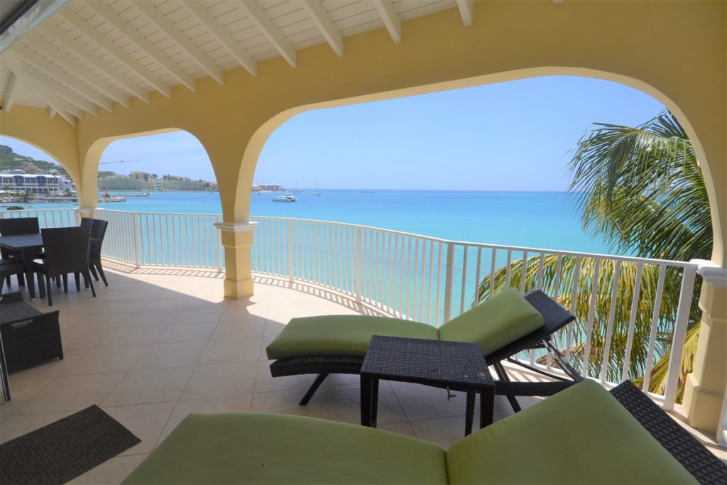 Tropical Simpson Bay Beach Large Two Bedroom Condo For Rent
