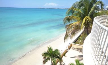 Tropical Simpson Bay Beach Large Two Bedroom Condo For Rent