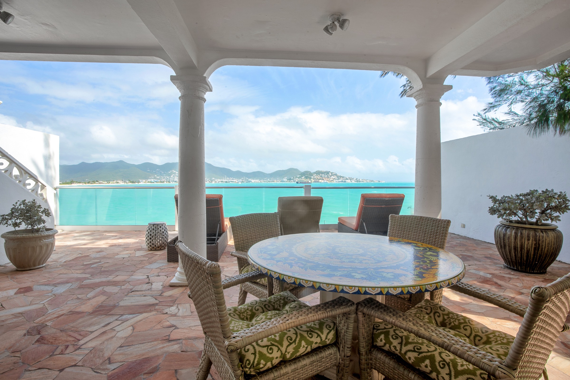 Beacon Hill Villa Near Beach For Sale