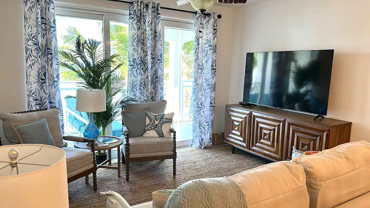 Lux Maho Reef Suite next to The Morgan Resort For Rent