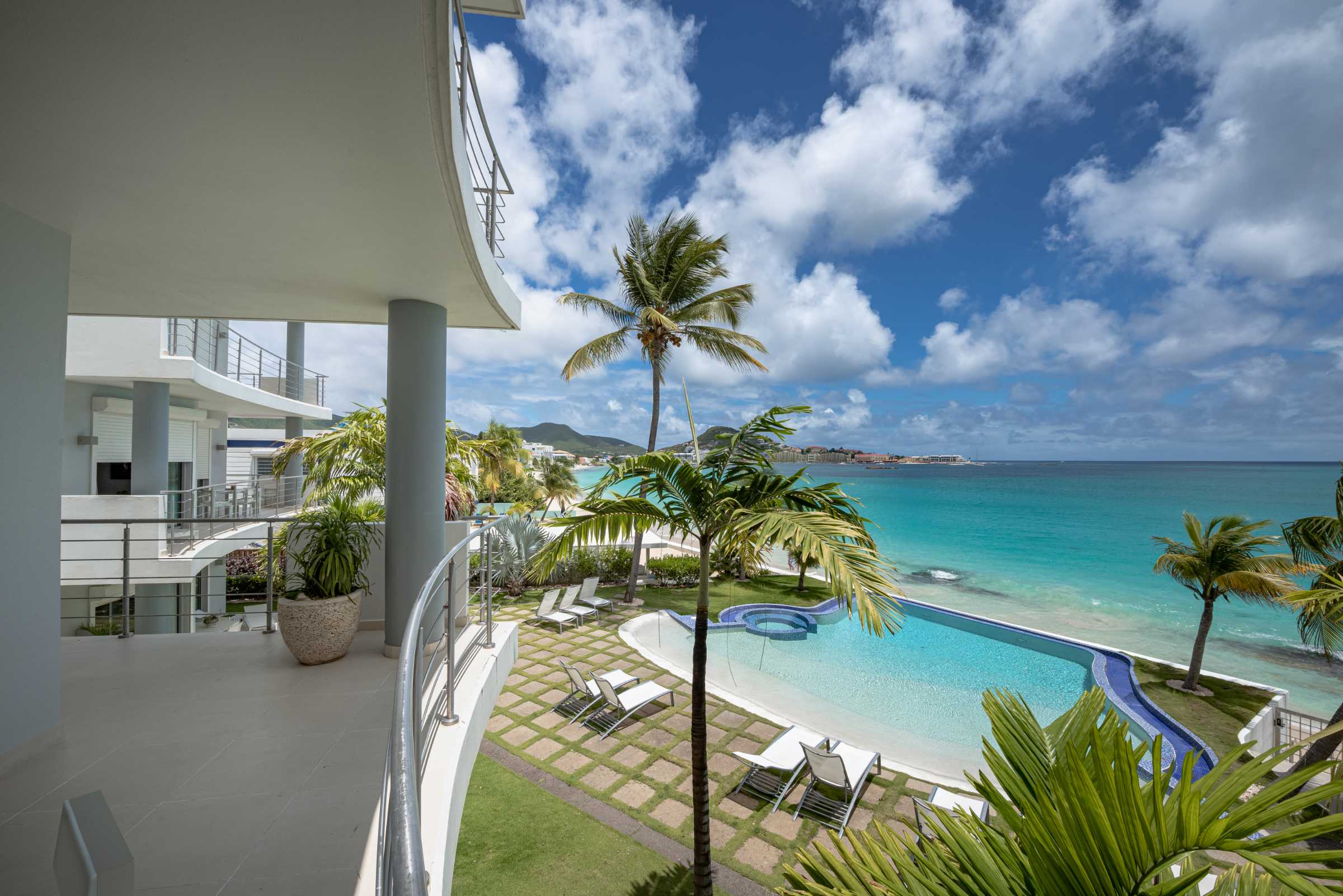 Beach Apartment For Rent In St Maarten