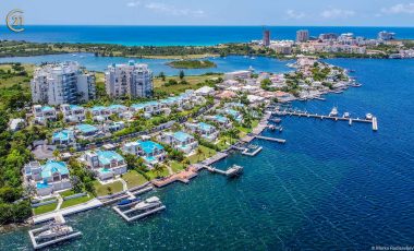 Romantic Aquamarina Villa In Maho For Sale