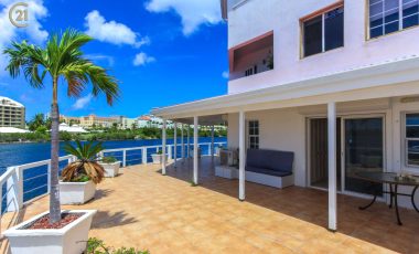 Waterfront 2 Bedroom Point Pirouette Modern Condo For Rent