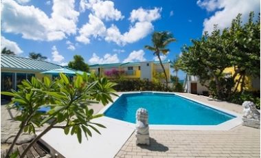 Simpson Bay Beachfront Condo
