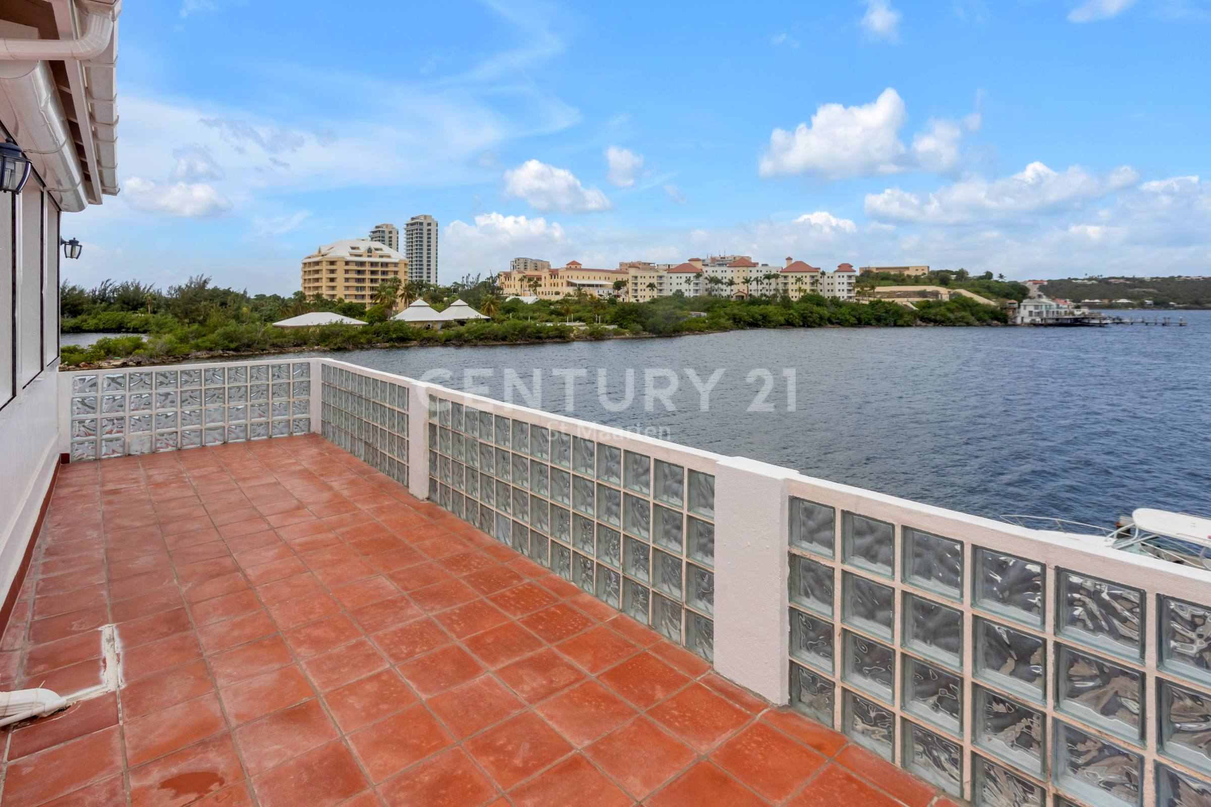 Point Pirouette Waterfront Studio Condo For Sale