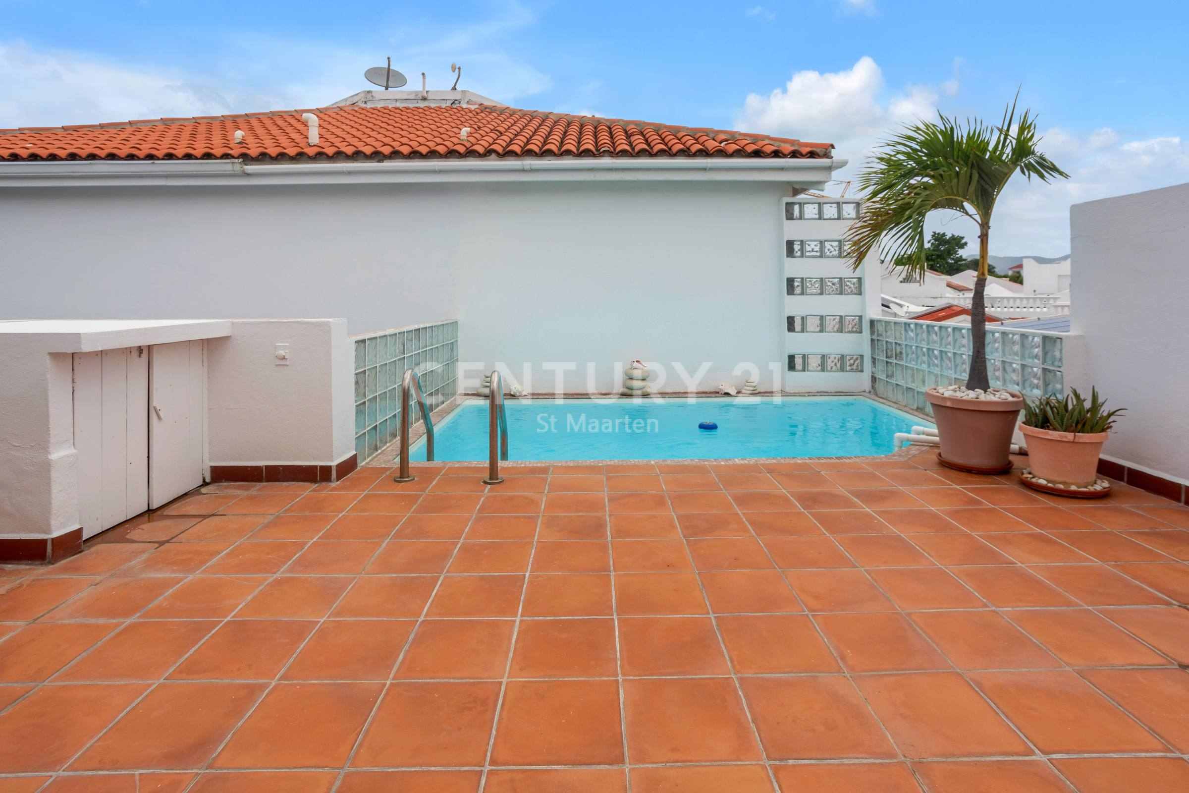 Point Pirouette Waterfront Studio Condo For Sale