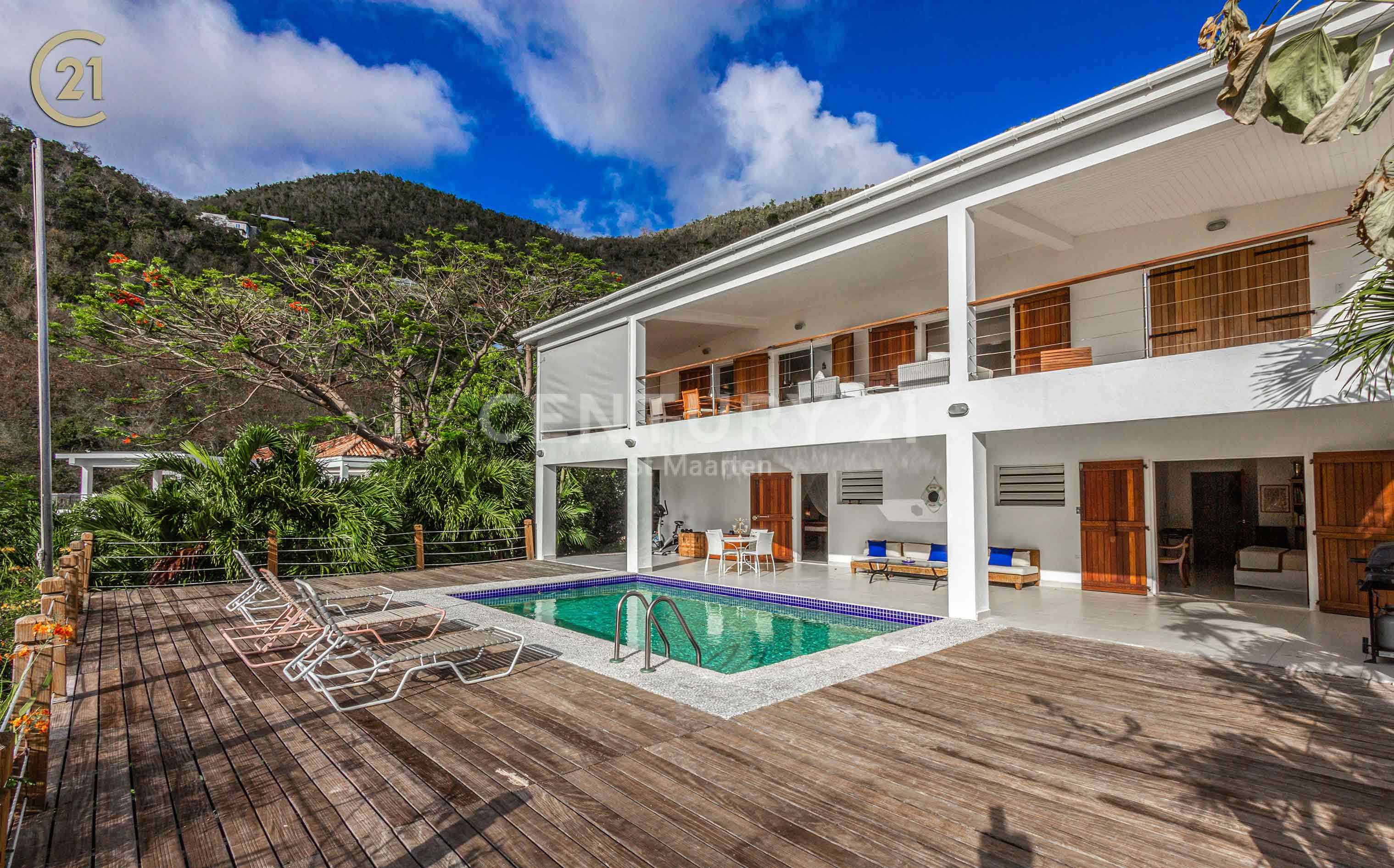 Magnifique Almond Grove Villa With Cottage For Sale