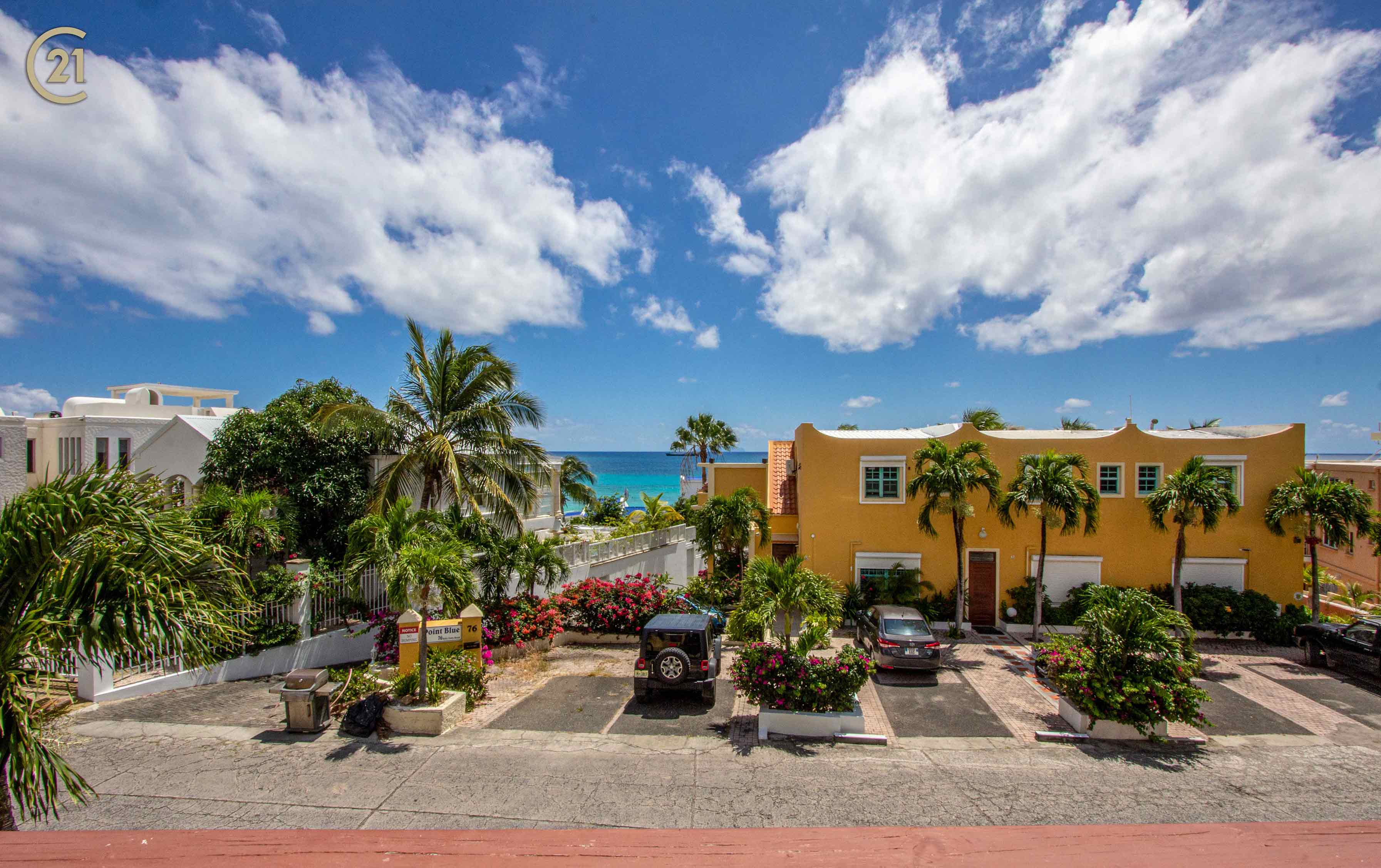 Pelican Key – Triple Oceanview Studio