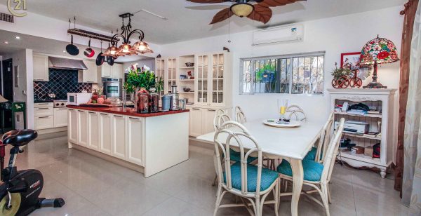  Town Home Kitchen and Dining Area 