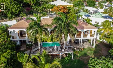 Stunning Almond Grove Villa Tropicale in Cole Bay