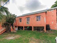 Cole Bay Home – A Three Bedroom Detached Villa