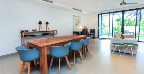  Contemporary dining area with garden views 