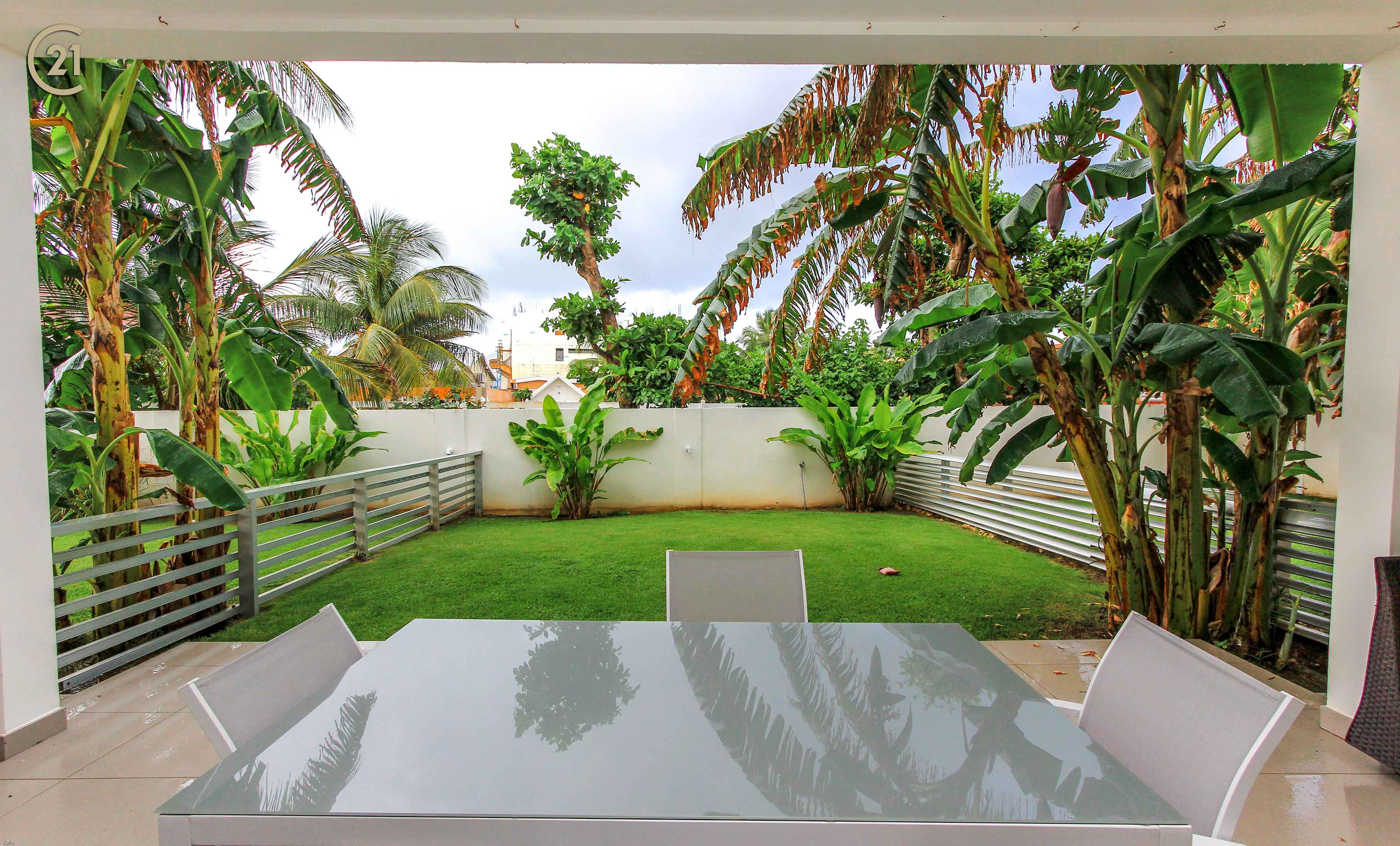 Acqua Modern Beacon Hill 3 Bedroom Duplex Oceanfront Condo
