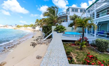Panoramic Beach Apartments In Beacon Hill For Sale