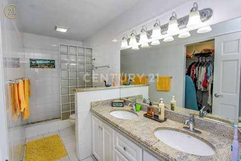 Cupecoy Bathroom Image