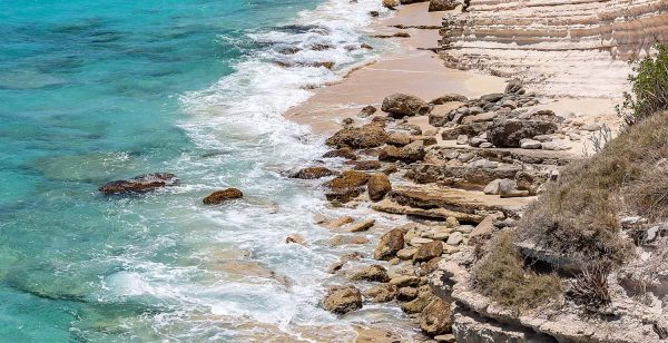  Rainbow Beach Club - Cupecoy beach with limestone cliffs 