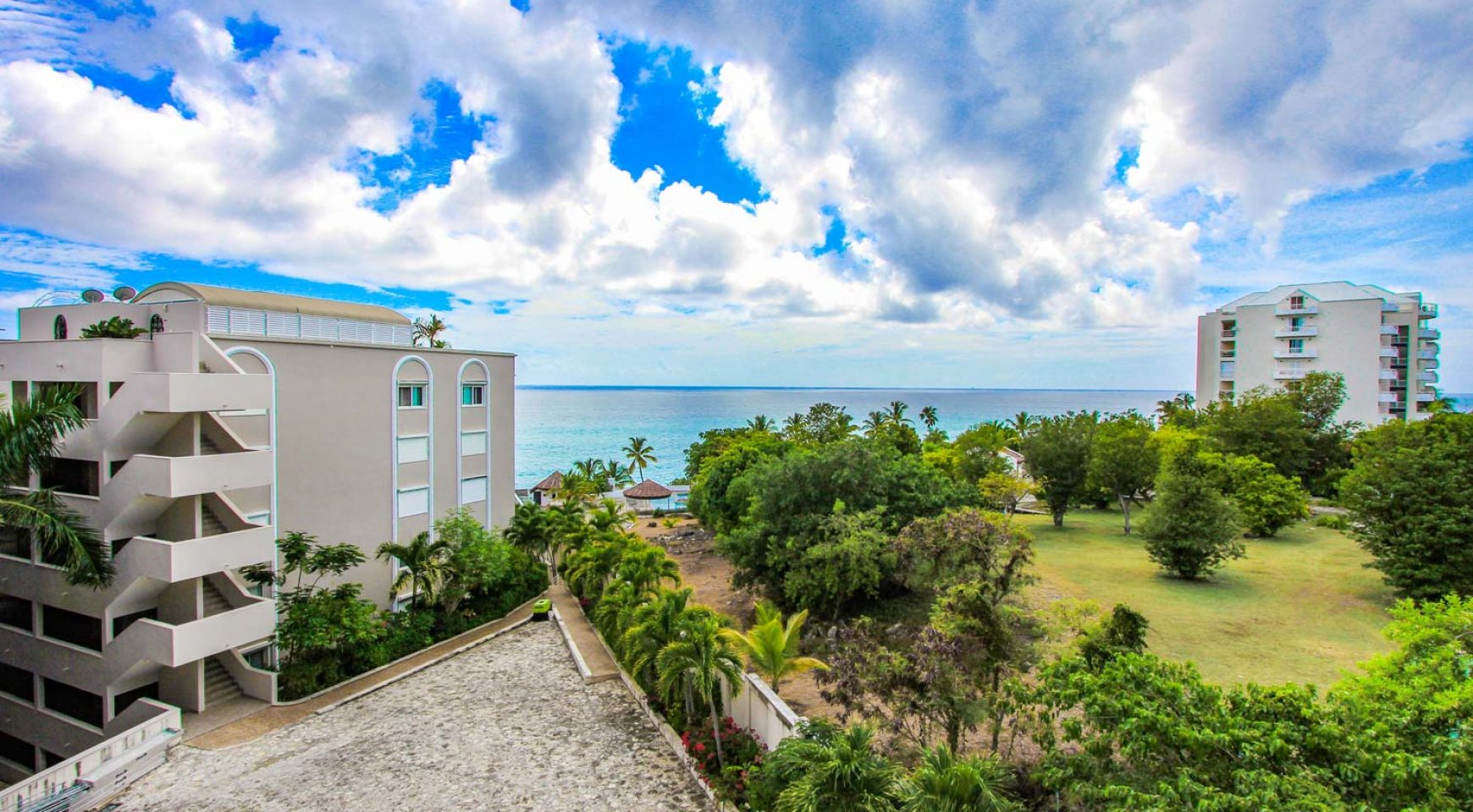 Rainbow Beach Club Condos For Rent - Century21 St Maarten Real Estate