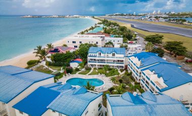 Breeze Simpson Bay Beach One Bedroom Apartment For Rent