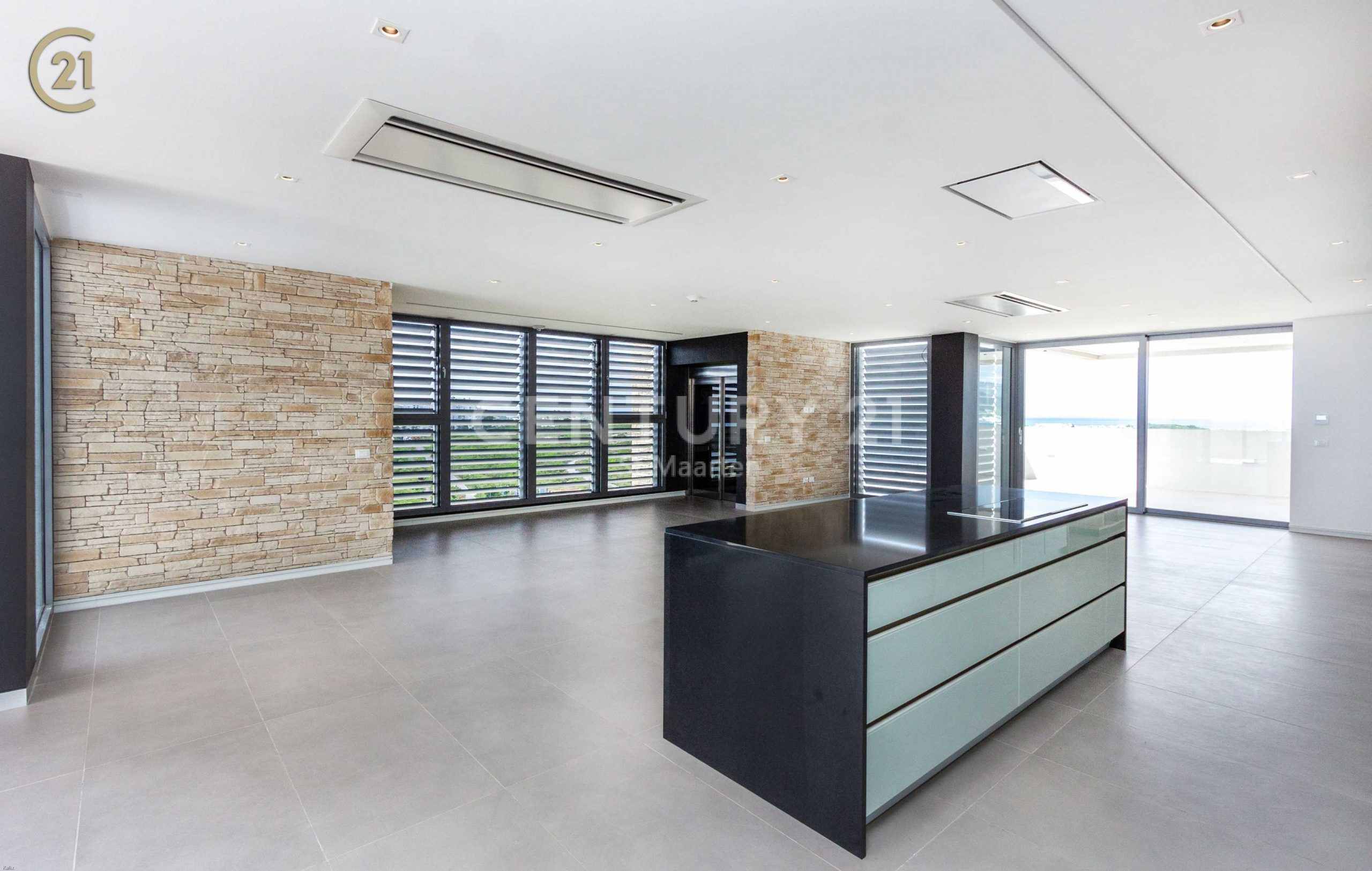  Huma Penthouse 