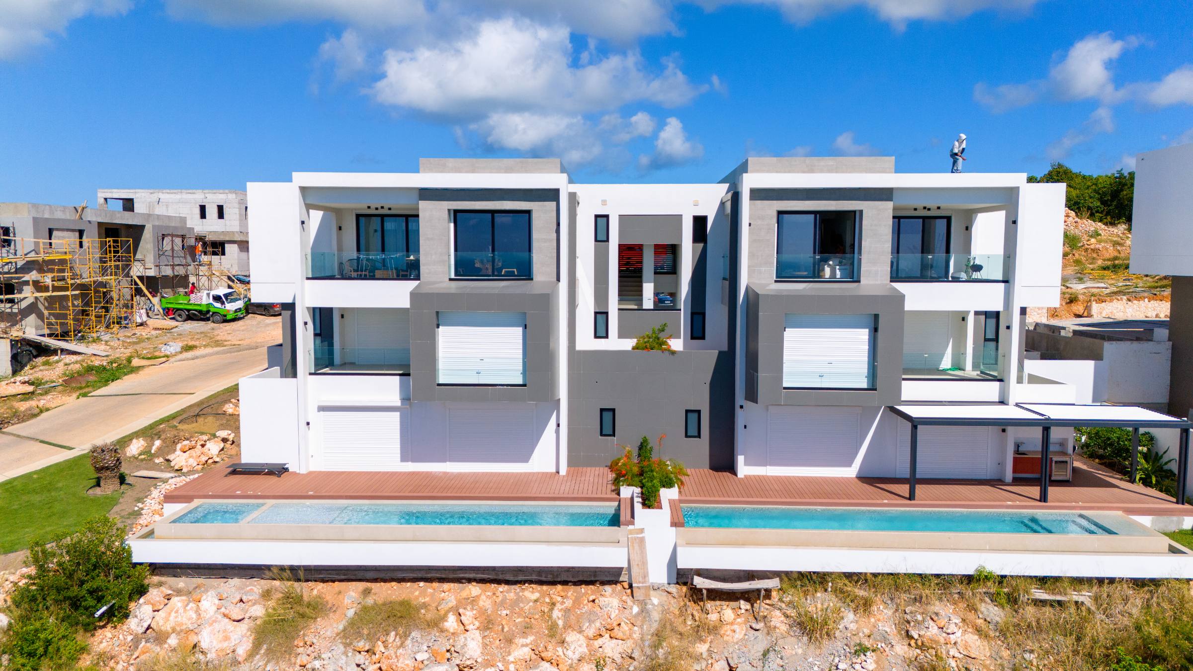 New Tepui Oceanfront 3 Bedroom Pelican Key Condo For Sale
