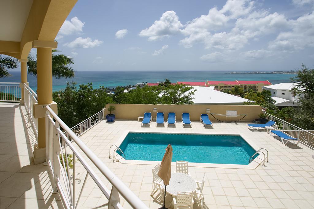 Modern Pelican Key Two Bedroom Apartment For Rent