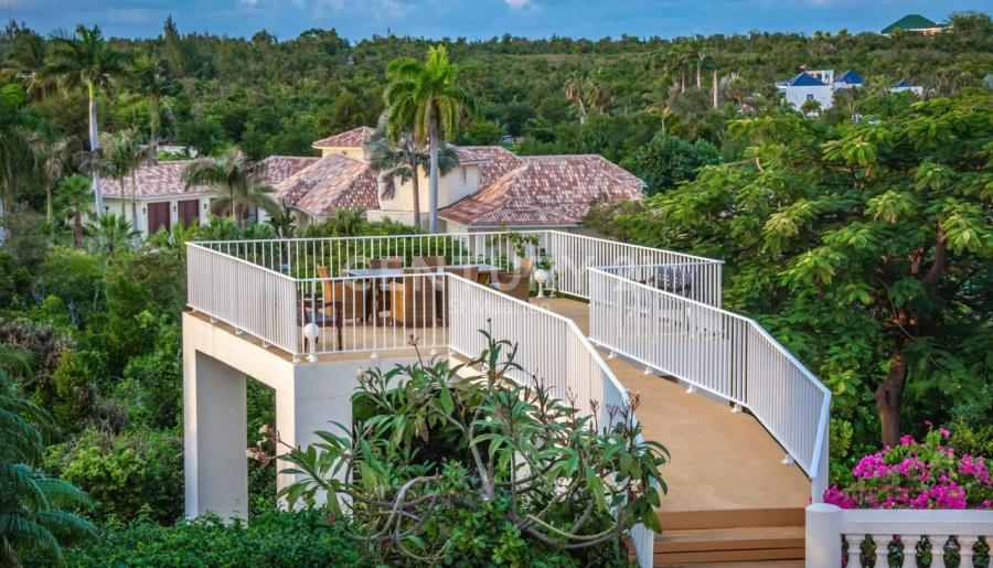 Jasmin Luxurious Villa In Terres Basses For Sale