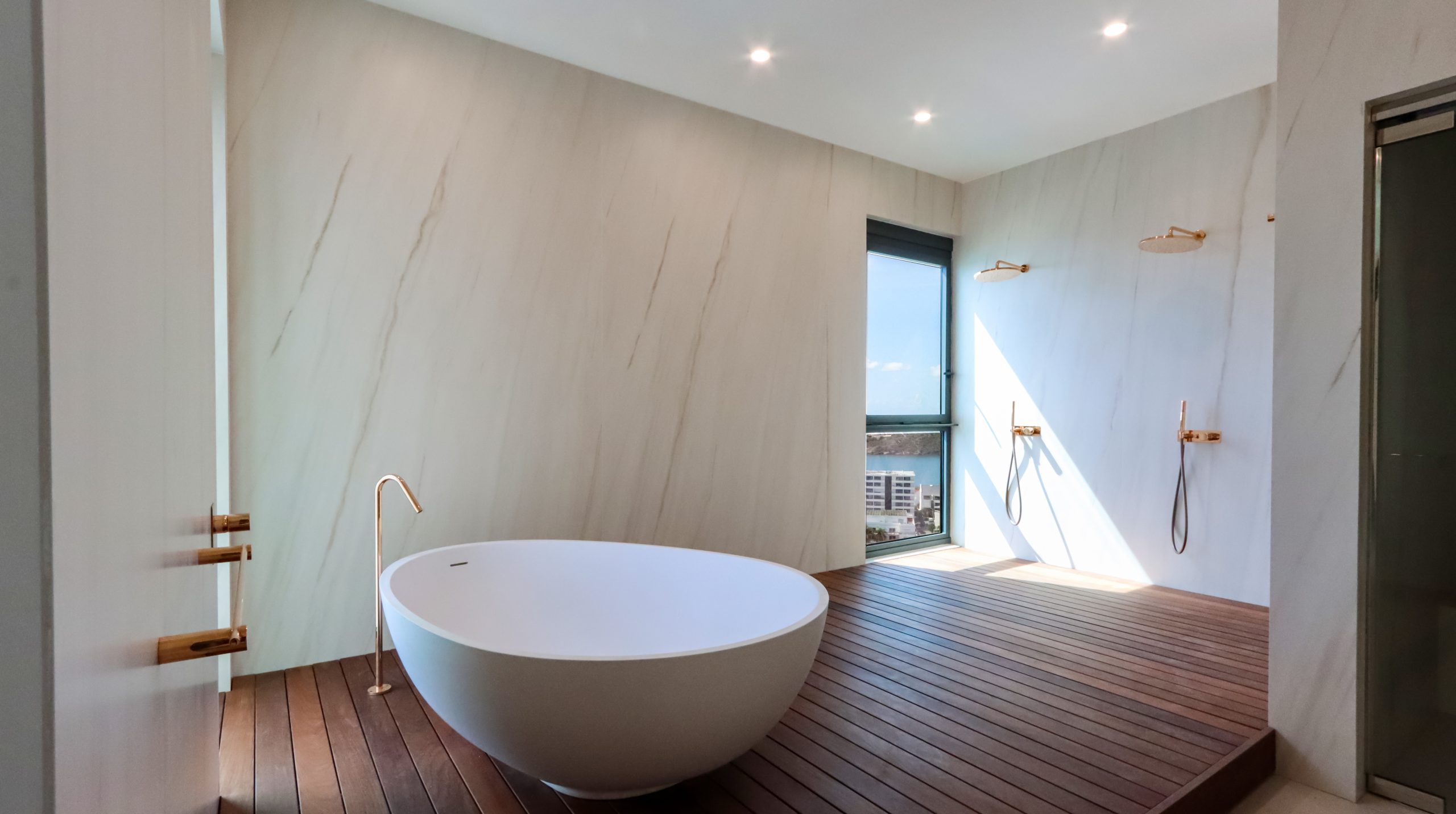  Fourteen Penthouse 