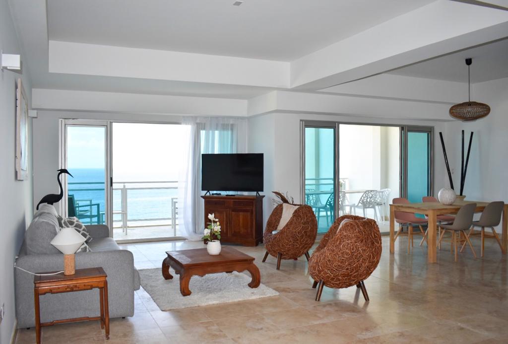 One Bedroom Oceanfront Cliff Condo for Sale