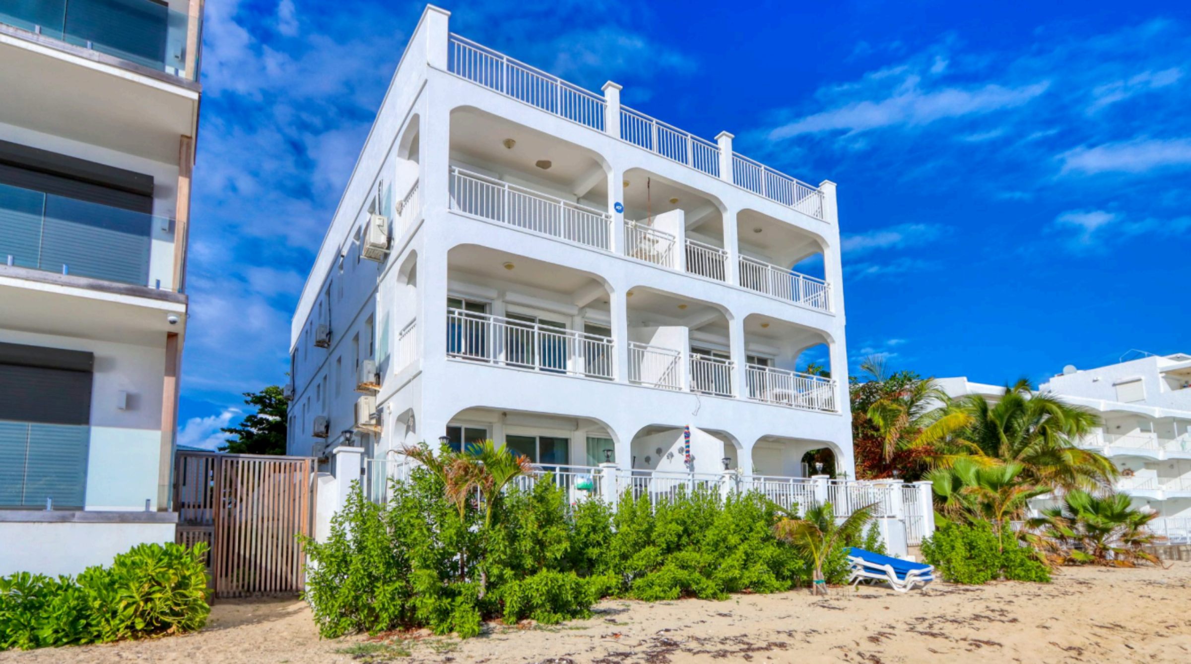 6 Simpson Bay Beachfront Condos