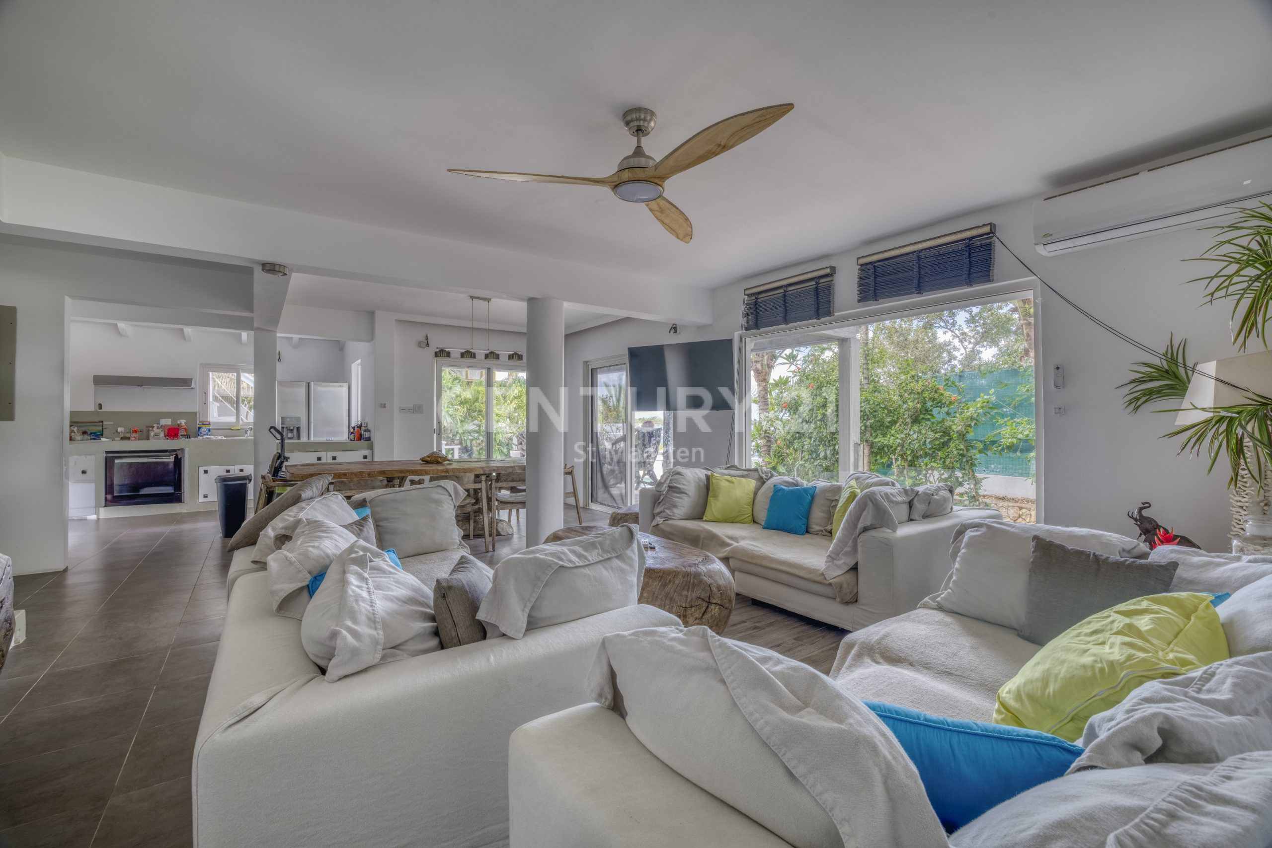 5 Bedroom Waterfront Villa With Boat Dock For Sale