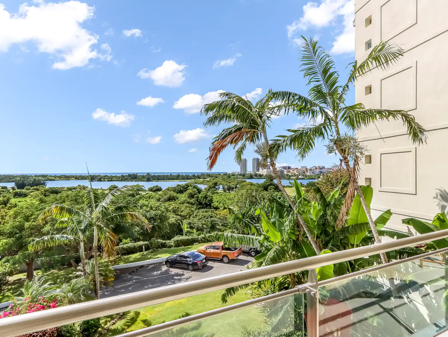 Maho, Luxury 2 Bedroom Condo For Rent