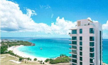 Three Bedroom Oceanview on a High Floor For Sale