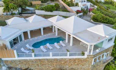 Luxury Dawn Beach 4 Bedroom Villa For Rent