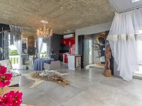 Waterfront 5 Bedroom Beacon Hill Villa For Sale